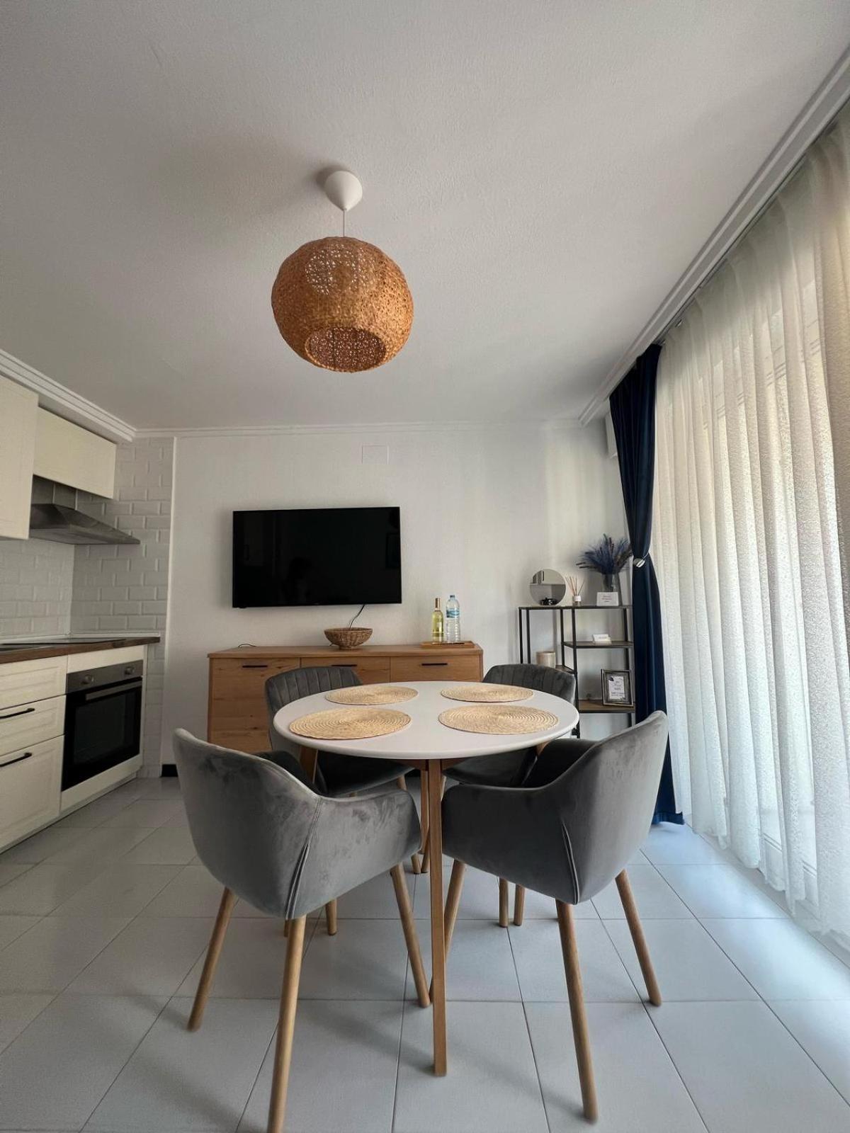 Kiara Apartament - With Garage Torrevieja Eksteriør bilde